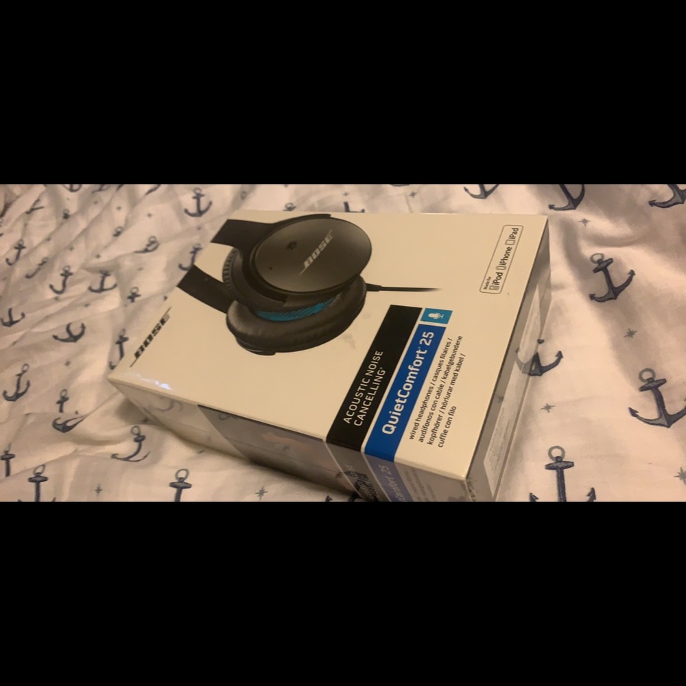 NIB Bose QuietComfort 25 Headphones
